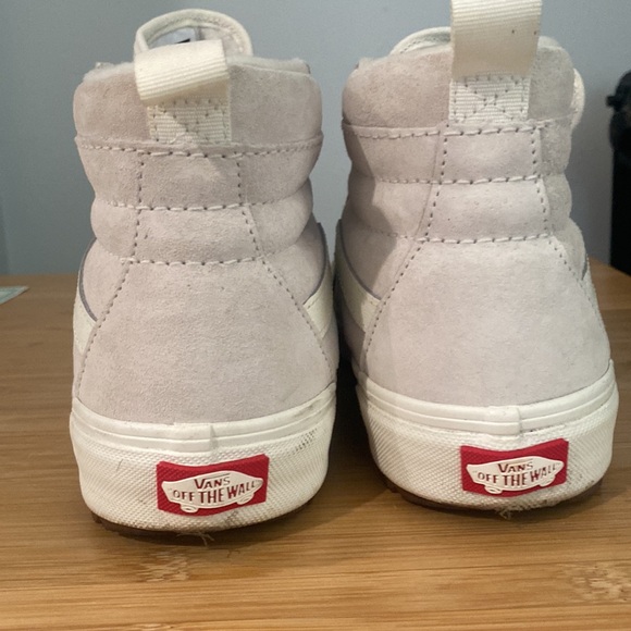 Vans High Top MTE shoe- size 6 - Picture 2 of 4
